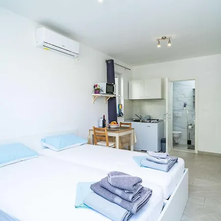 Green Garden - Studio With Terrace 2 Διαμέρισμα Ντουμπρόβνικ