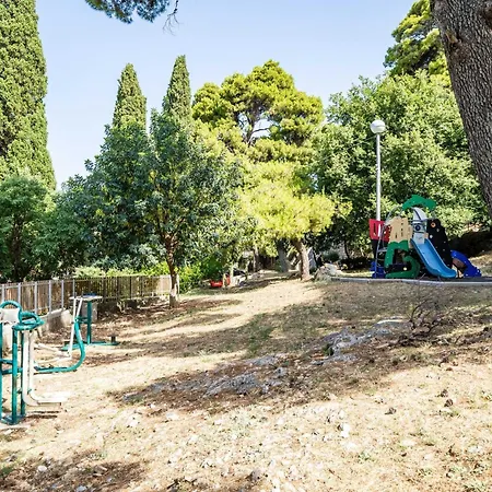 Green Garden - Studio With Terrace 2 Διαμέρισμα *