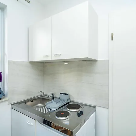 Green Garden - Studio With Terrace 2 Apartamento *