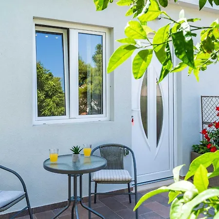 Green Garden - Studio With Terrace 2 *